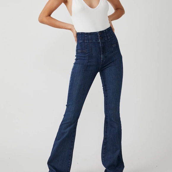 We The Free Jayde Flare Jeans - Sz 25 - Picture 2 of 6